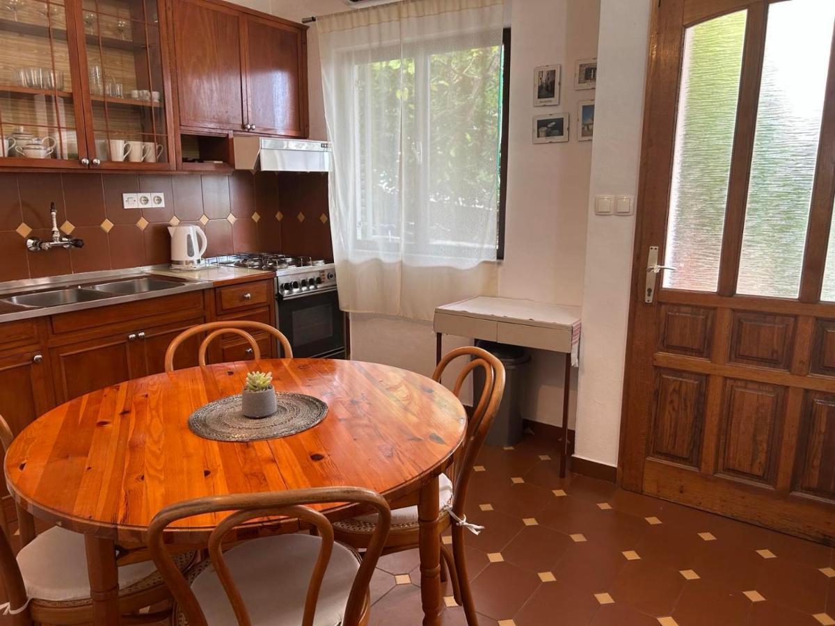 In Area Near The Beaches * Jelsa (Hvar)