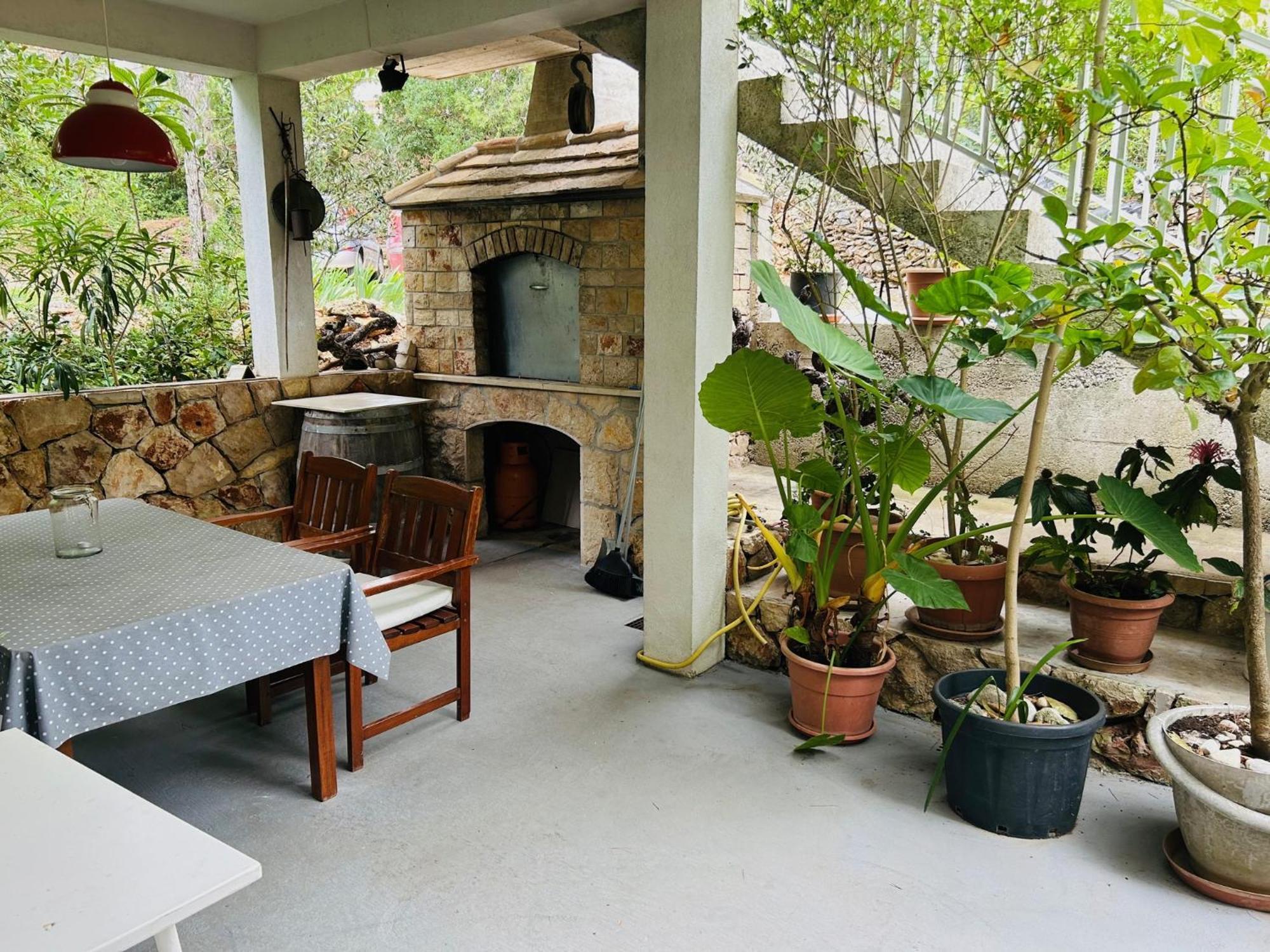 Appartement In Area Near The Beaches Jelsa (Hvar)